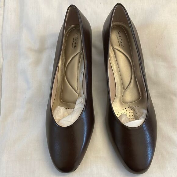 SOFT STYLE BY HUSH PUPPIES BROWN LEATHER SHOES. NEW IN BOX - Picture 3 of 9